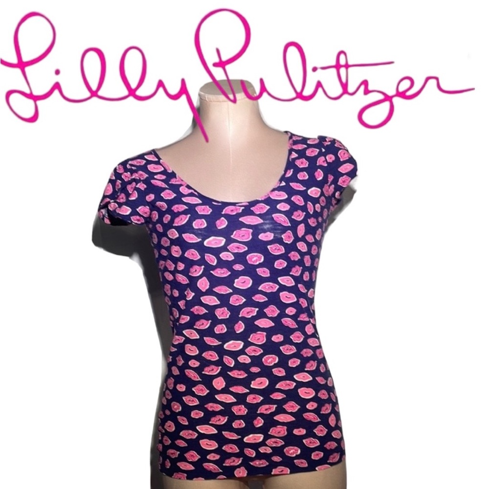 Lilly Pulitzer . Size XS. Navy with pink lips.  Super cute. Bocce lip print EUC